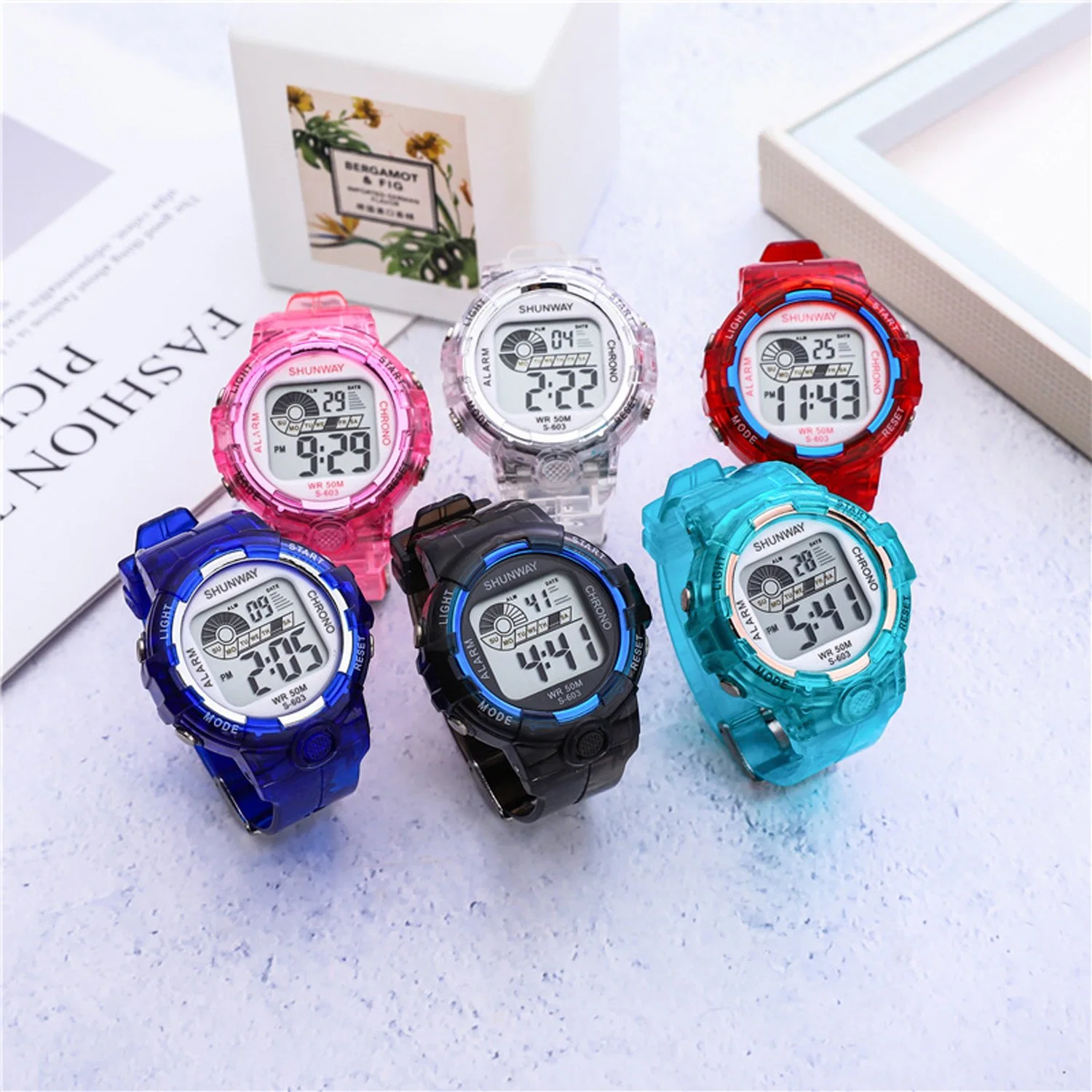 Children's Round LED Plastic Digital Wrist Watches New Model Ladies Custom Digital Waterproof Sports Watch for Girl and Kids Digital Watch