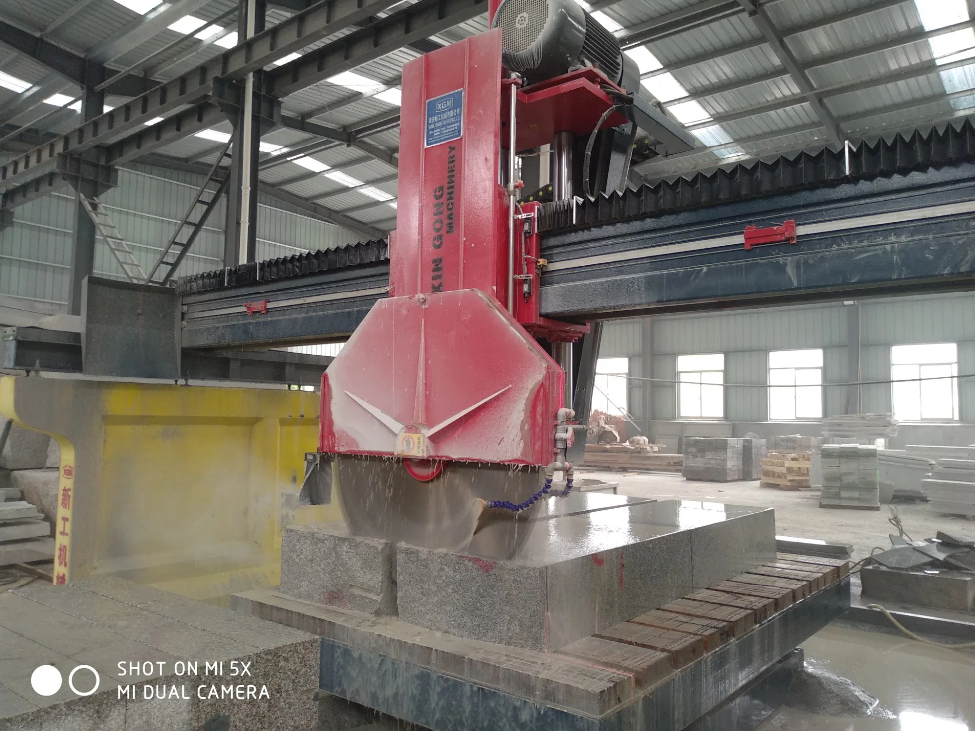 Middle Block Cutting Machine for Thick Slabs & Paving Stones