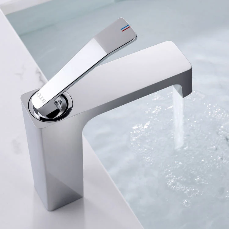 Mélangeur de bain à eau chaude et froide Basin monté sur platine en laiton gris noir Robinet de bassin de lavage OEM