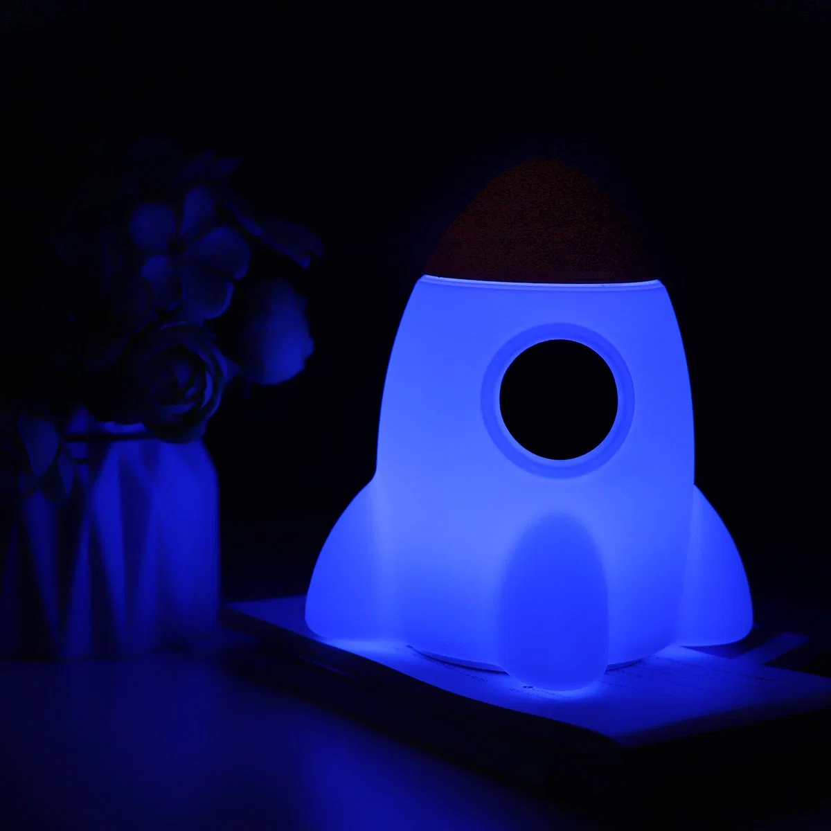 Hot Sale 3.7V 20lm Silicon Fluently Color Changeable Mini LED Rocket Sleep Night Light with Touch Function