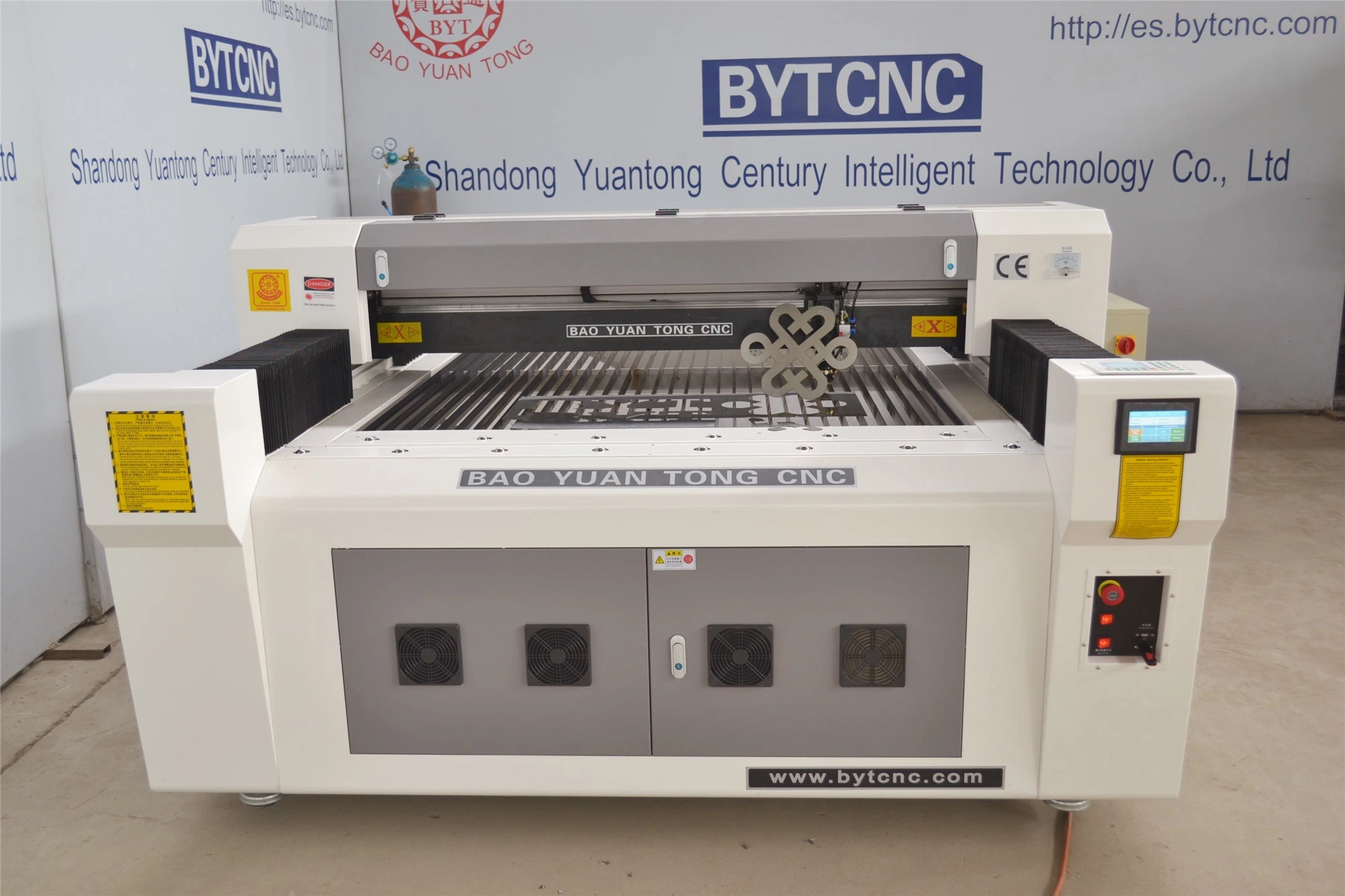 Byt Factory Supply Metal and Nonmetal Laser Cutting Machine for Acrylic Plywood Stainless Steel Cut