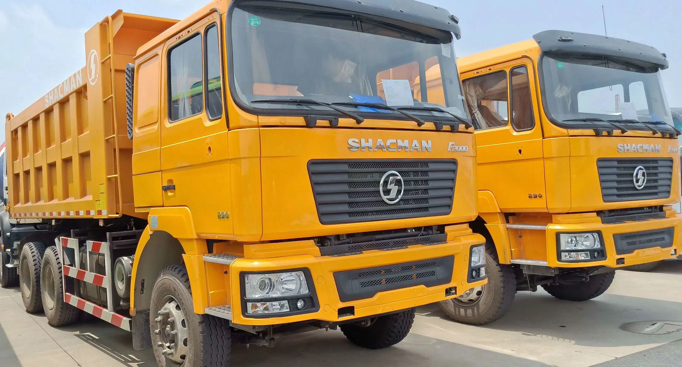 Good Quality Euro 2 Right Hand Drive Shacman 18 Cubic Meters Tipper Truck Price USA for Sale