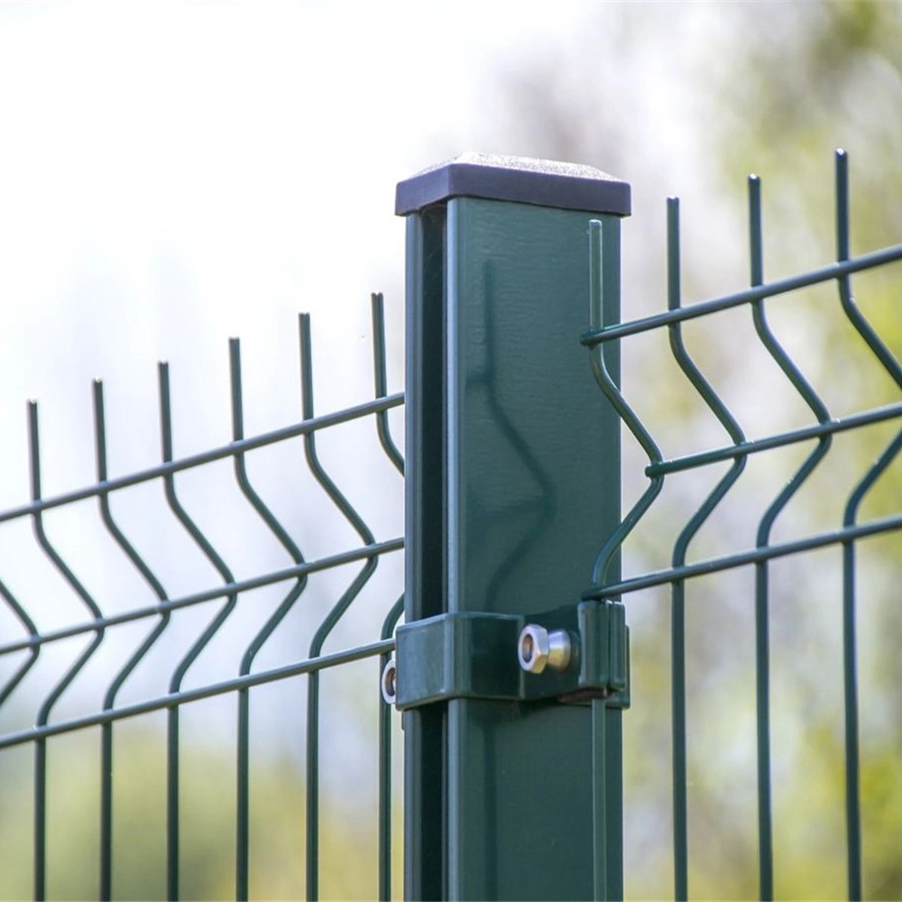 Clôture en fil métallique pour jardin à mailles soudées.