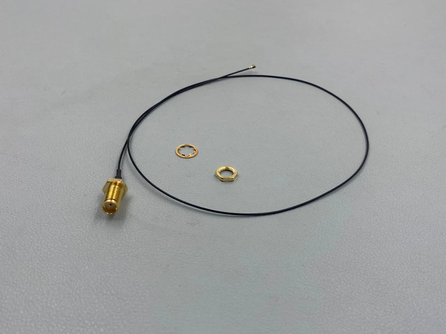 Cable coaxial con conector F.