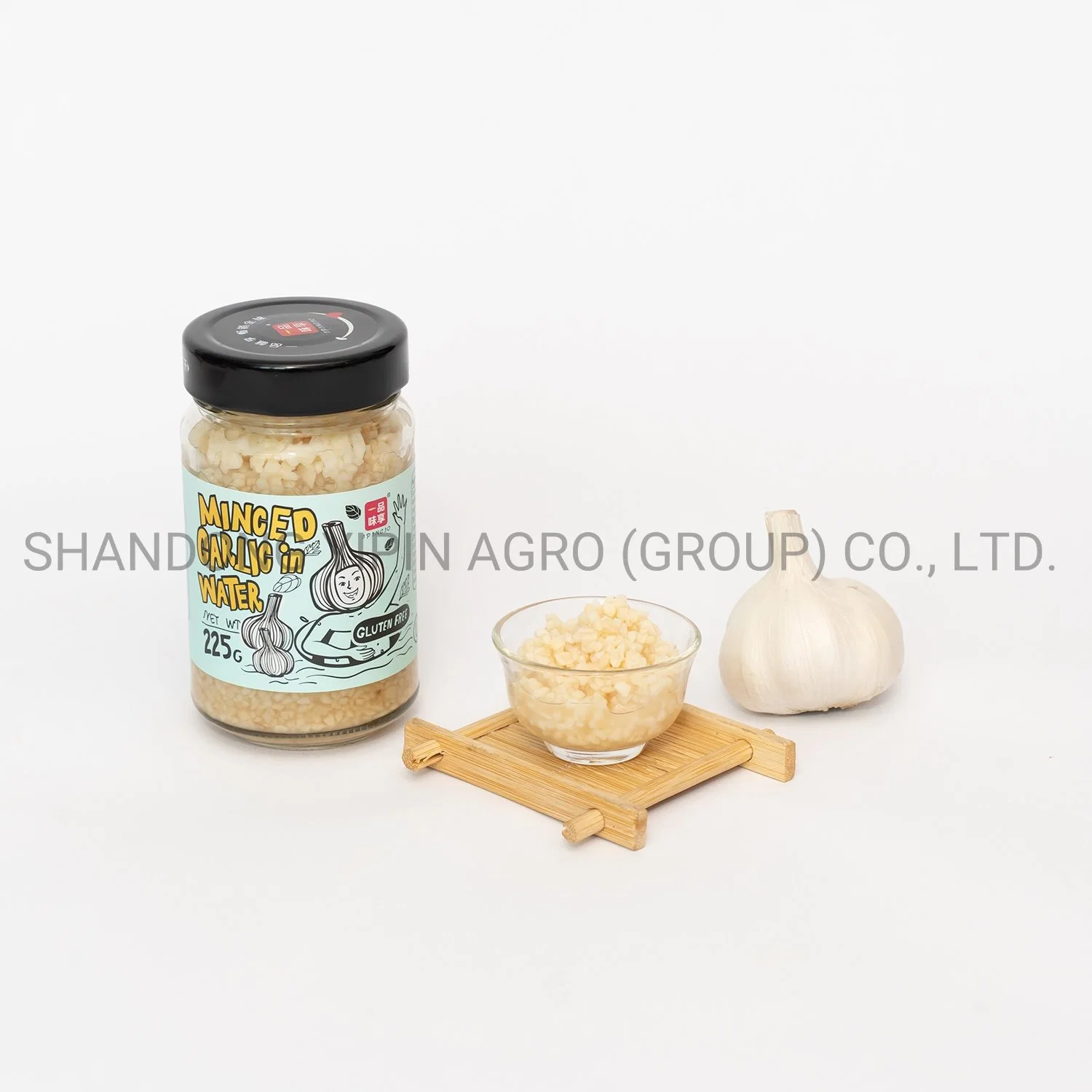 Minced Garlic in Water Packed in Glass Jar Made From Dehydrated Garlic for Meat Cooking