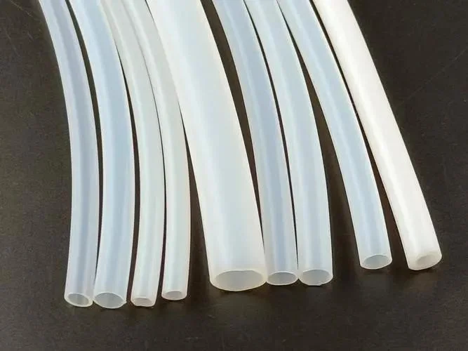 Tubes à rayures PVC PTFE PFA FEP tuyau médical tuyau en spirale Ligne de production de machine de fabrication d'extrusion