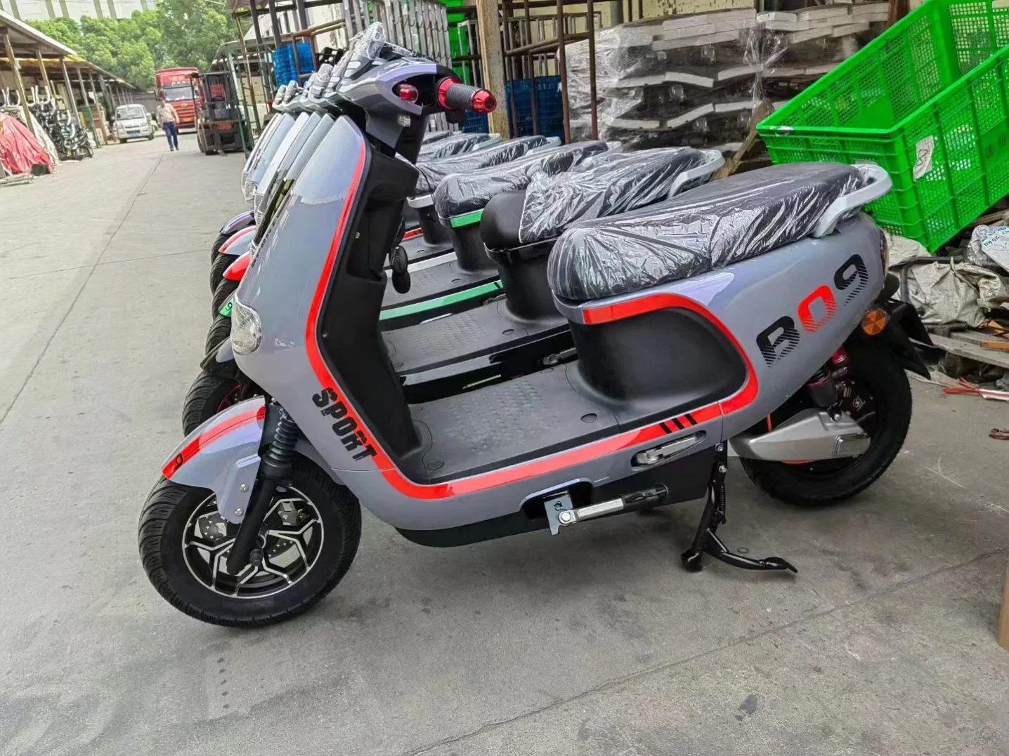 1000W Electric Motorcycle Best-Seller with Portable Lithium Battery Sport Moped E-Scooter for Adult