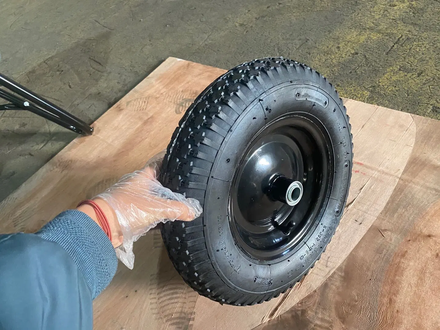 Qingdao Made Top Quality Durable Cheap Air Rubber Wheel (4.80/4.00-8)