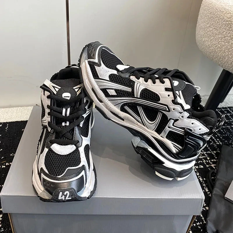 Designer Ladies Triple S Runner Sneakers New Arrivals Shoes Back Embossed Size Printed Exterior Runner Fashion Upper Design Men Top Quality