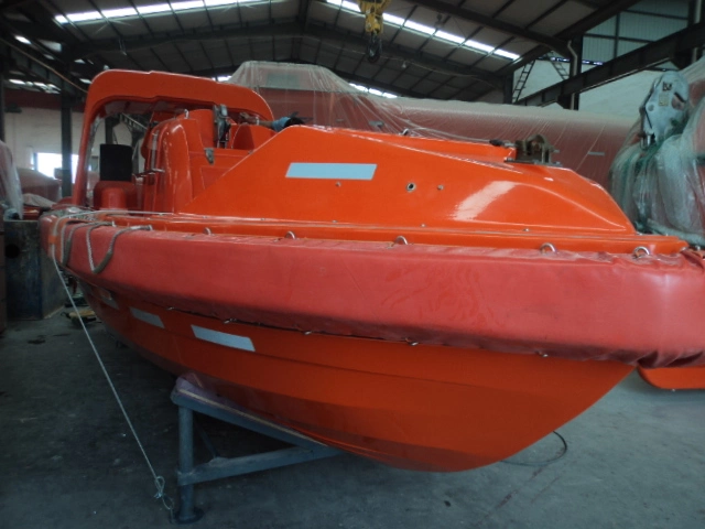 Fiberglass Ship Offshore FRP Solas 15 Persons Outboard Motor or Diesel Engine Frc Fast Rescue Boat with Davit