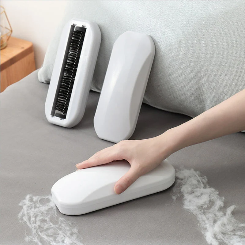 Multi-Purpose Rolling Sofa Bed Hair Removal Brush Dusting Cleaning Brush Household Dust Rolling Brush