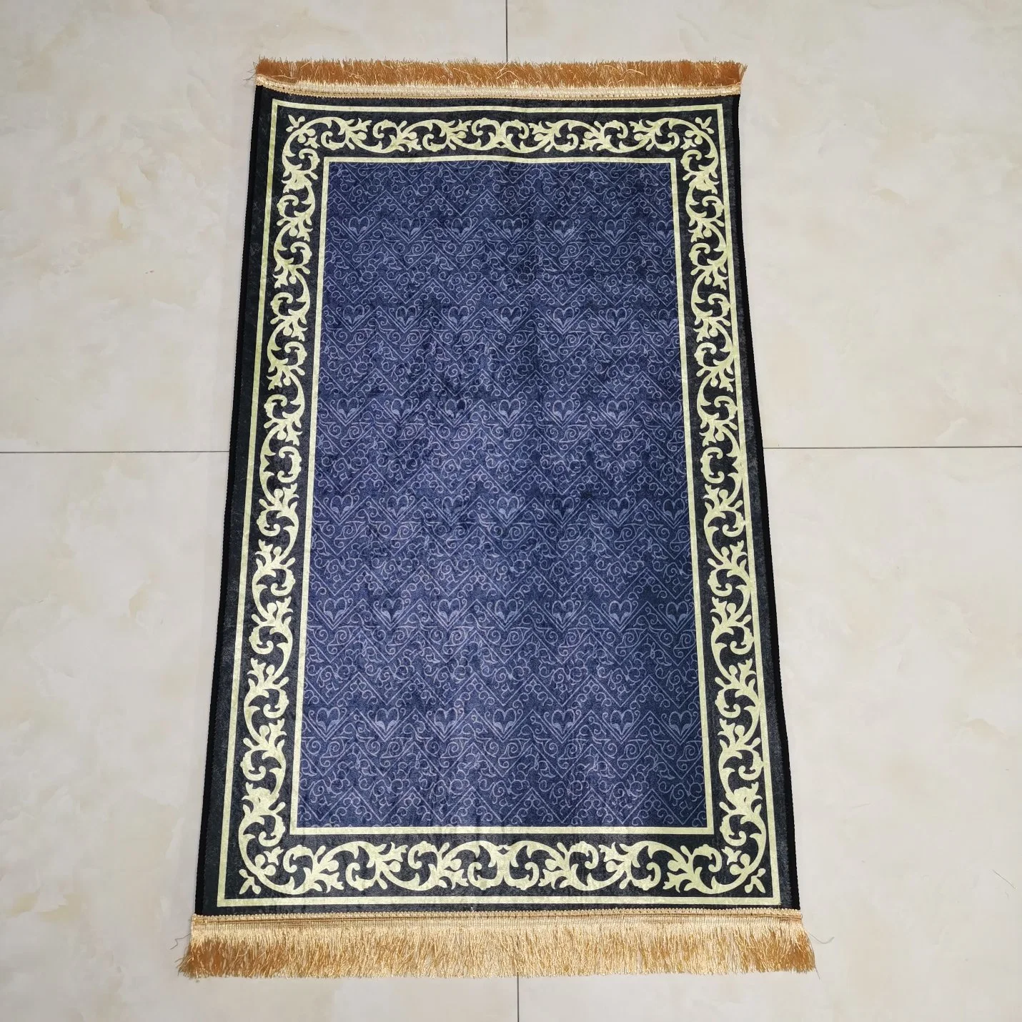 Soft Silk Velvet Padded Gift Tassel Mosque Islamic Muslim Prayer Mat Rug with Tassel