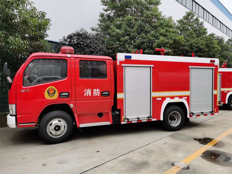 Pequenas Dongfeng 2toneladas 3toneladas 2000L 3000L 2cbm 3cbm do tanque de água de combate a incêndio Concurso Veículo