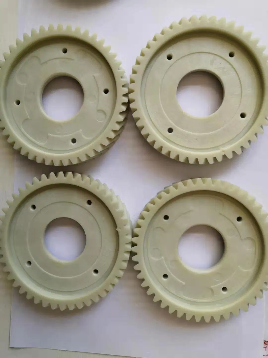 High Quality Wear Resistance Nylon Helical Gear with 30 Degree Helical Angle