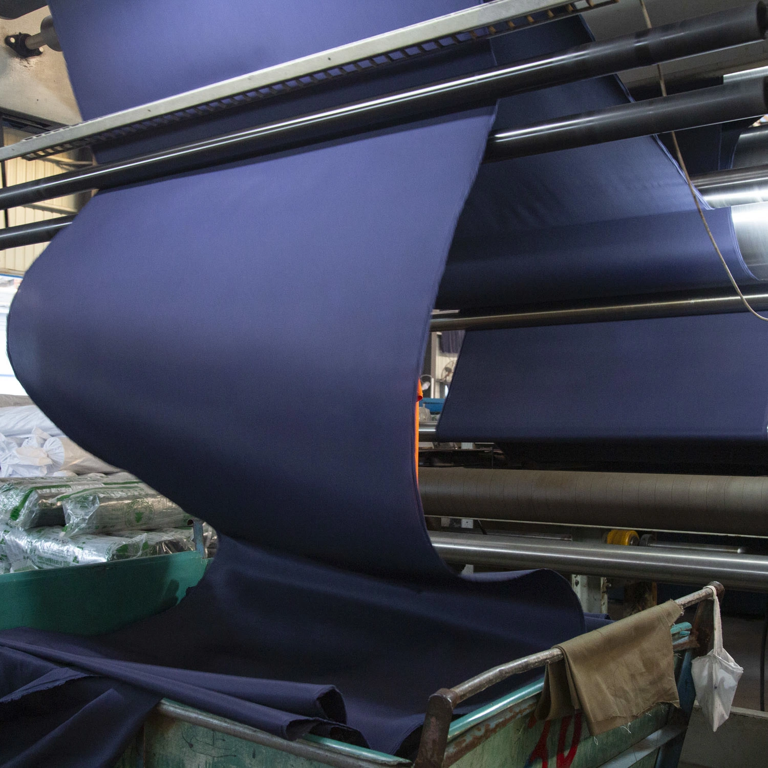 Fait en usine unisexe antistatique ignifuge tissu à armure sergé Textile pour vêtements de travail/uniformes et Sofa