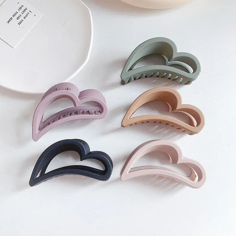 New Design Fashion 9cm Heart Matte Strong Hold Nonslip Hair Claw Clips