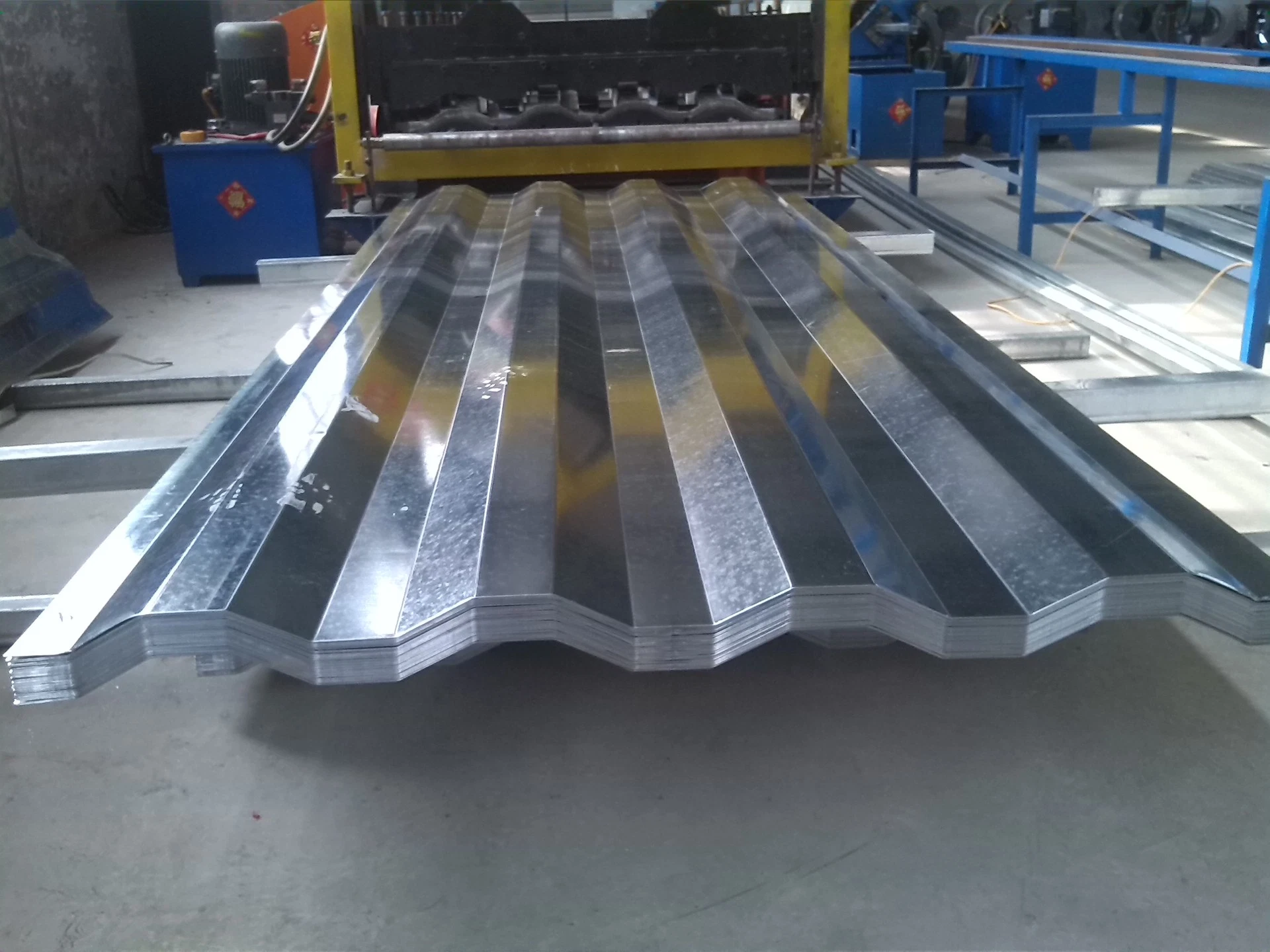 Manufacturer Supply Corrugated Galvanized Steel Sheet Roofing Materials