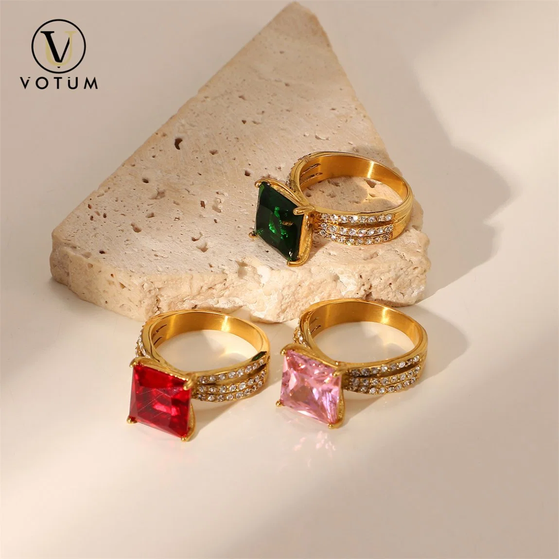 Votum OEM fábrica S925 chapado en oro plata Moissanite Crystal Anillo con joyas de diamantes