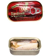 De délicieux aliments en conserve du poisson dans l'huile végétale de sardine prix bon marché