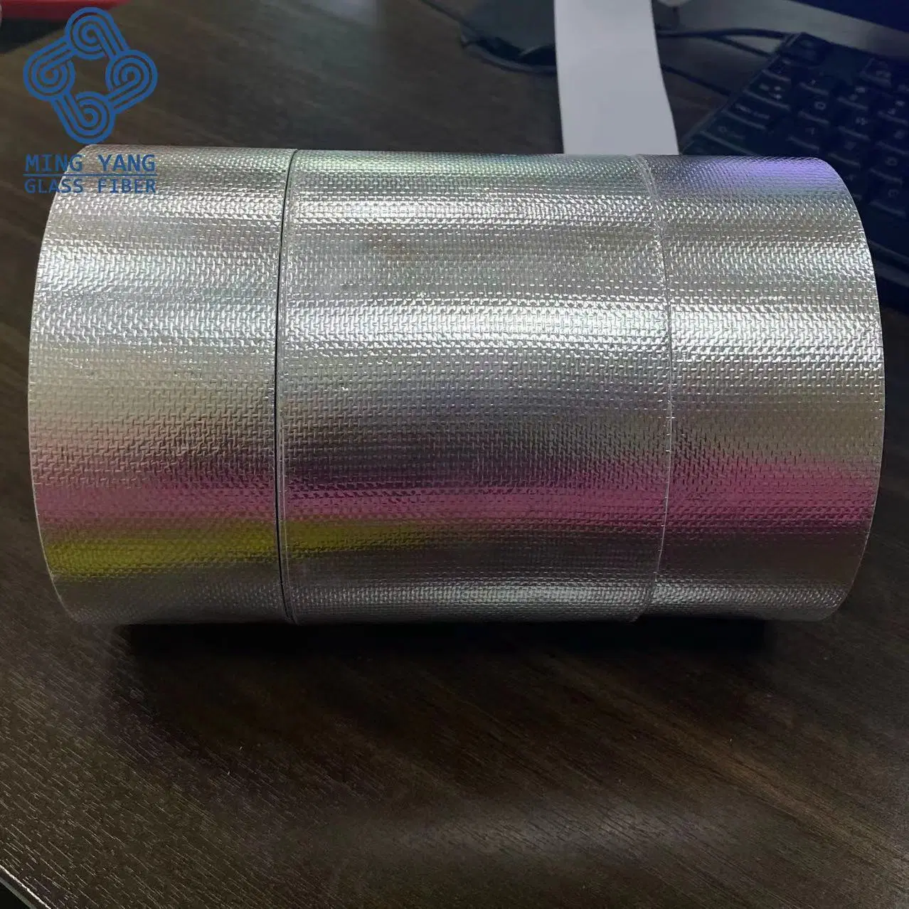 China aluminio Foil Fibra de vidrio tejido Autoadhesivo de aislamiento de la fábrica de cintas Precio