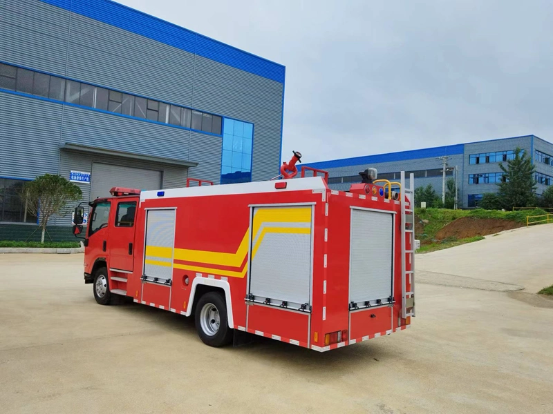 Japen 4X2 camion de lutte contre l'incendie de réservoir d'eau 3000L 5000L incendie Équipement de combat de secours camion spécial de bonne qualité