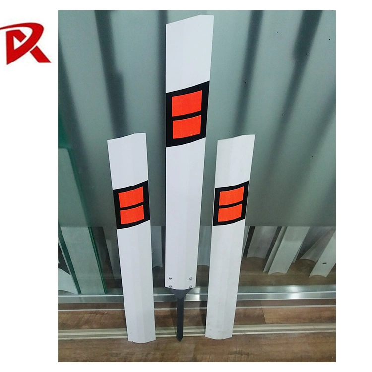 900*115*5mm Iron Bracket Portable Delineator Post PVC Bollards