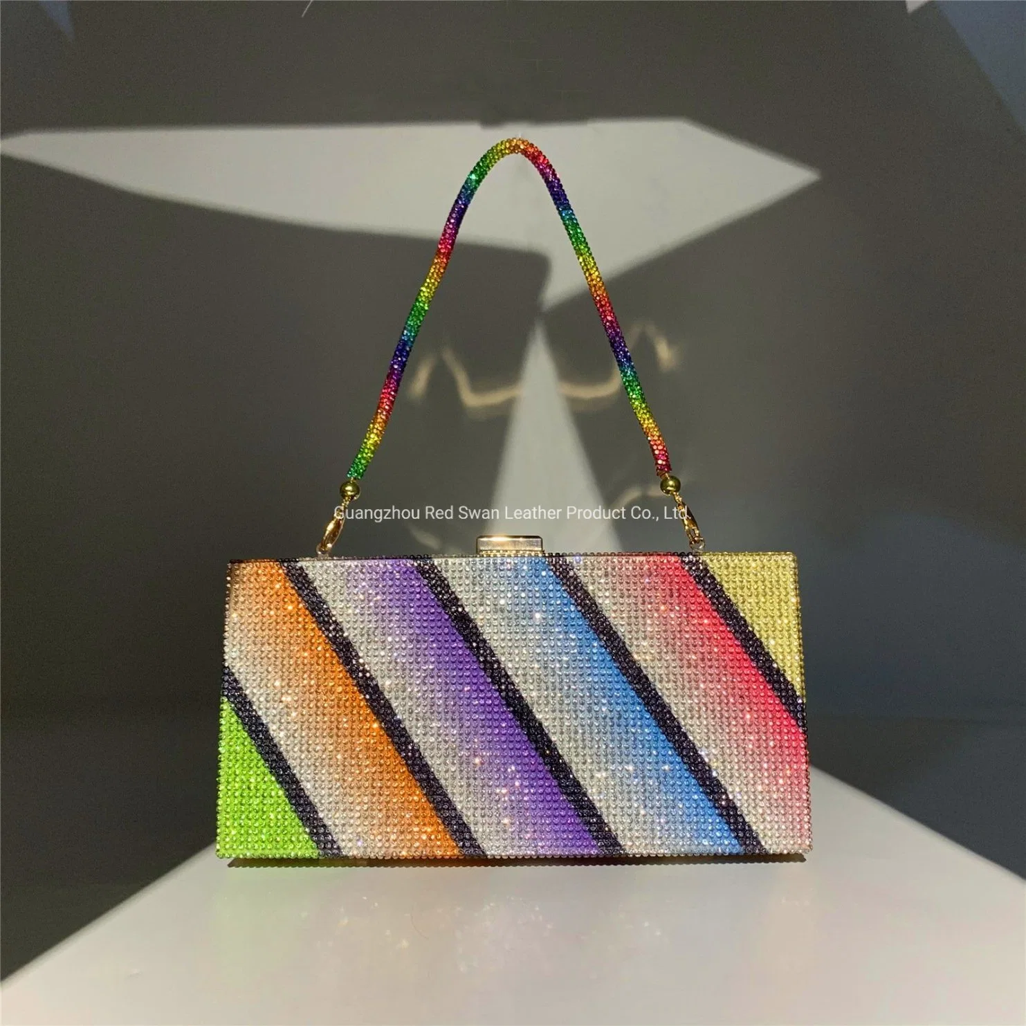 Crystal Evening Bags Rhinestone Hard Box Handbag Rainbow Colored Shoulder Bag with Golden Color Chain and Lock Closure Rshm-Oc4247