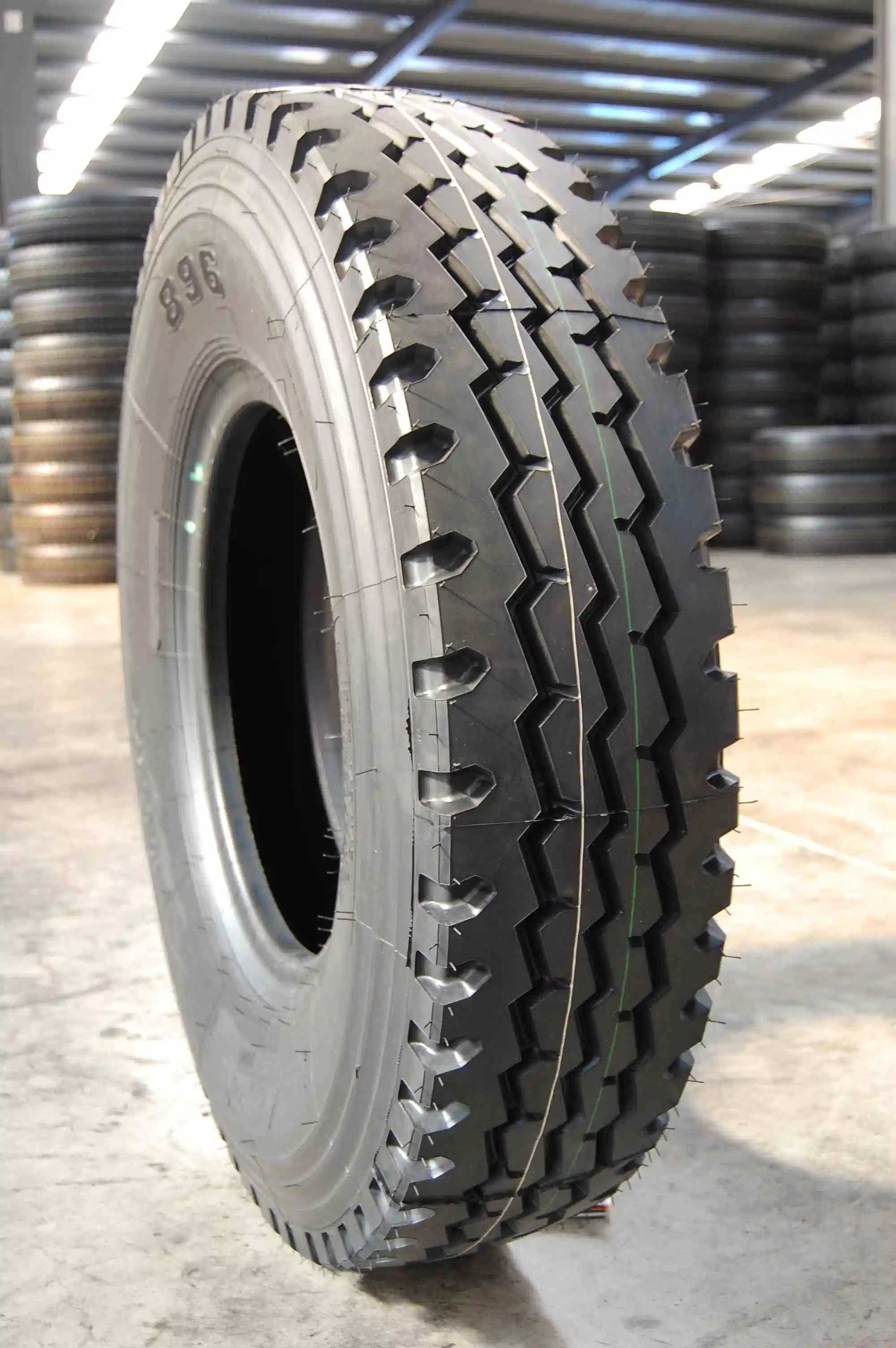 Light Truck Tire for Driving Wheel, Used on Mixed Road 6.50r16