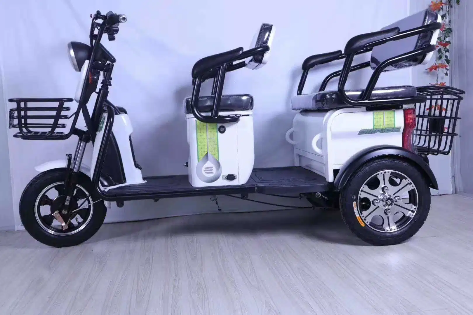 EEC Approved Three Wheel Electric Tricycle Scooters with EEC for Disabled People