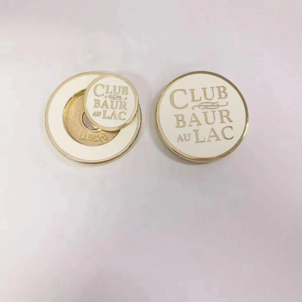 Logo personnalisé marqueur de balles de golf en émail dur avec bille magnétique Marqueur