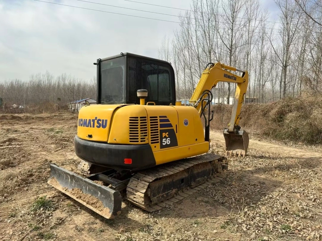 Miniexcavadora de orugas Komatsu PC56-7 usada