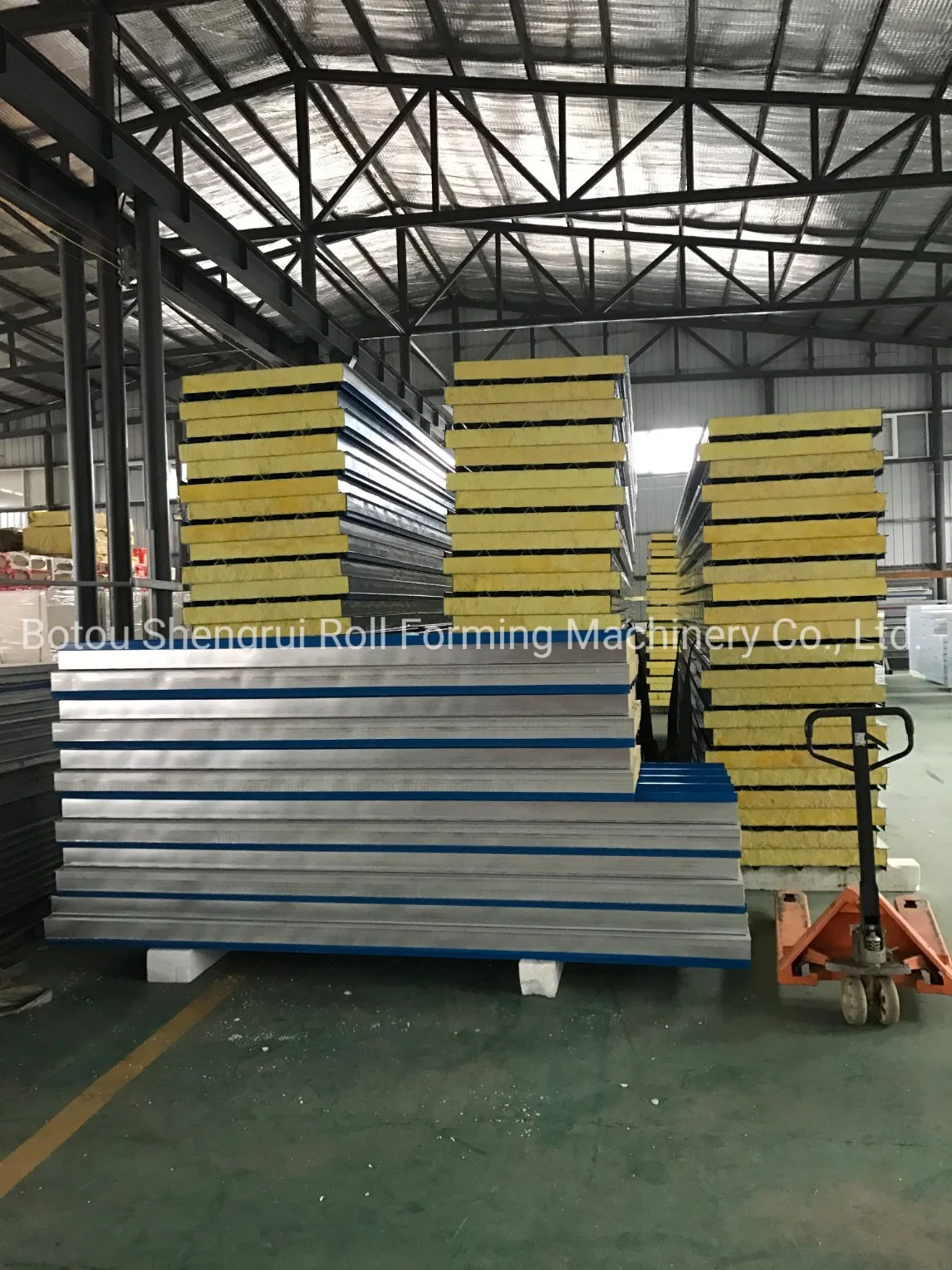 Rock Wool/EPS Sandwich Panel Roll Forming Machine/Roof Sheet Production Line From China