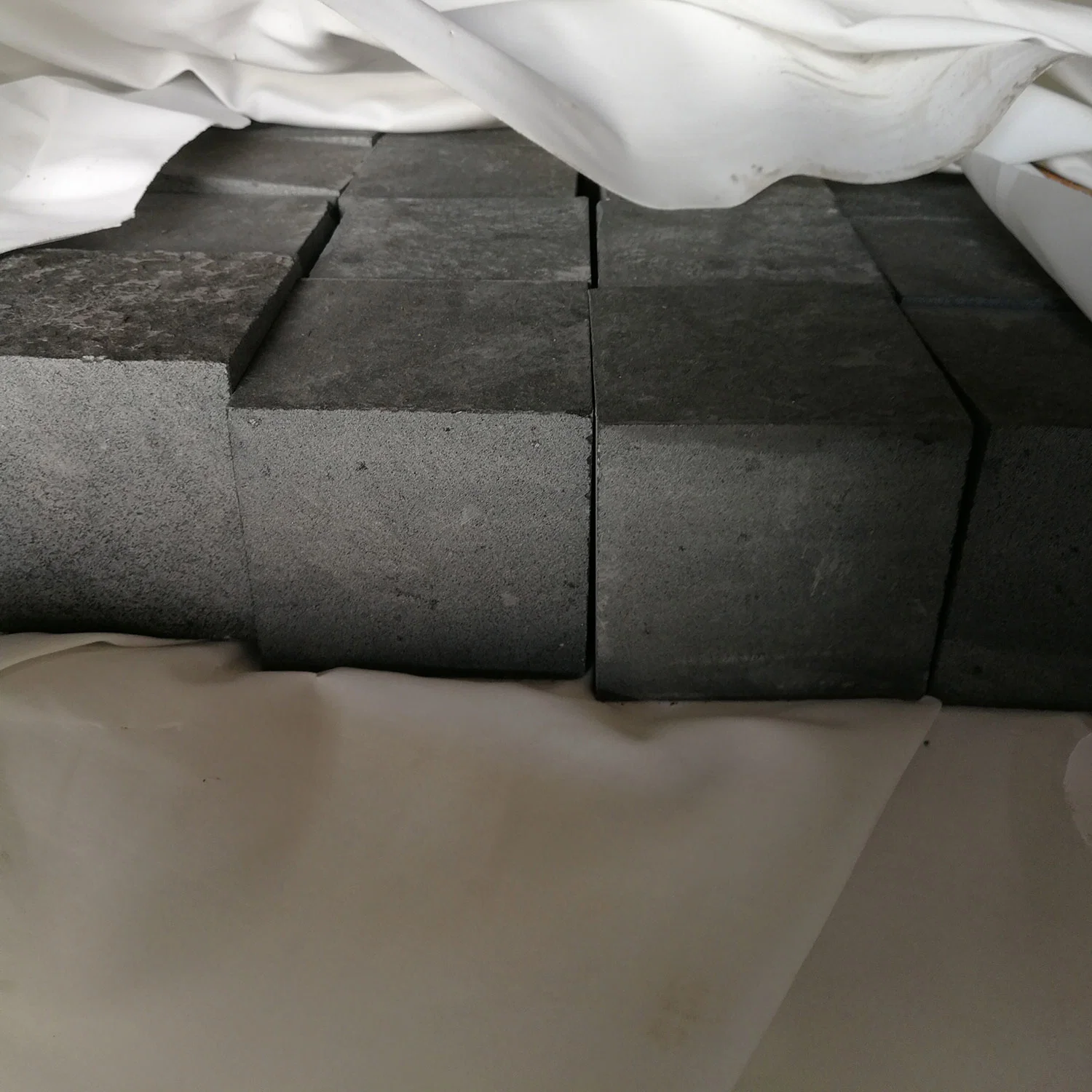 Superficie flameado negro de China, Mongolia Piedra Negra de pavimentación de granito baldosas para pisos