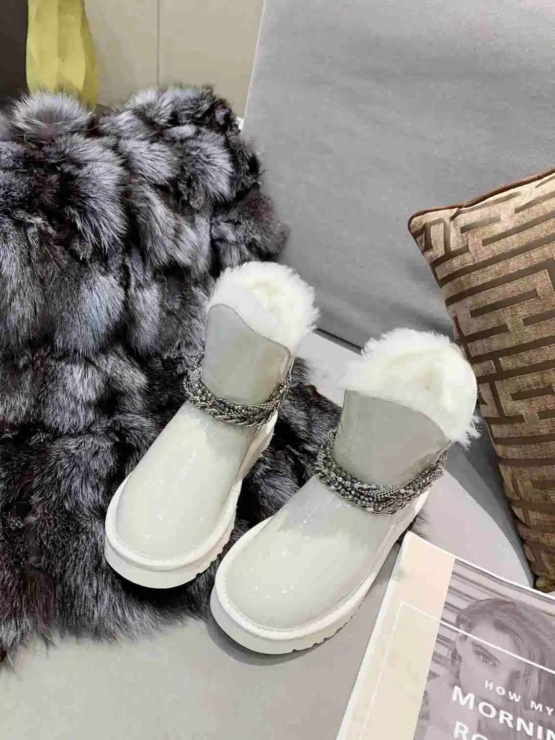 جلد أنيق جديد وأزياء ذات قطعة واحدة بسيطة ومتعددة الاستخدامات أحذية الثلج أحذية القابض الفاخرة أحذية المصمم أحذية الخراف جلد حذاء الثلج