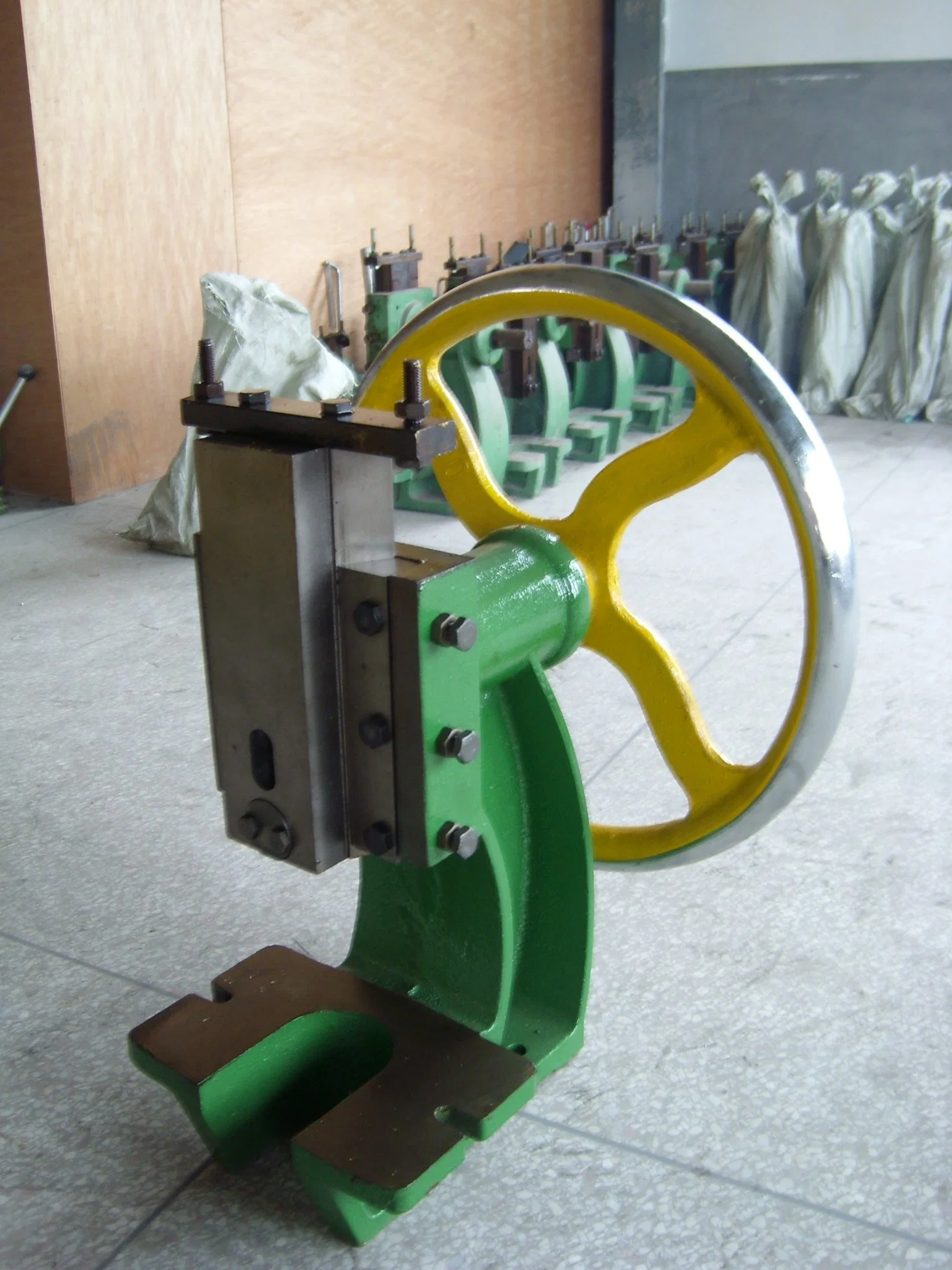 4kn-20kn Manual Hand Punch Machine for Plastic Cutting/Pipe Bending/Sheet Metal Stamping/Terminal Pucning/Hardware Riveting