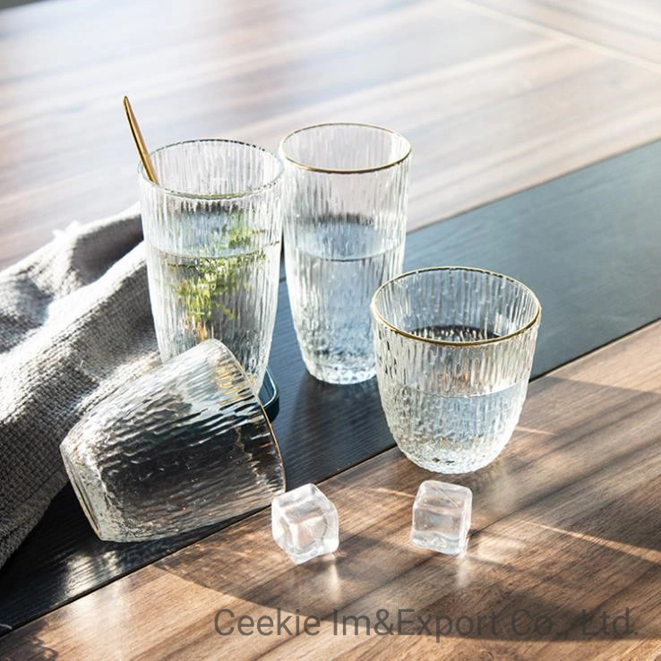 Le lait d'un marteau en verre de jus de verre verre à boire de l'eau tasse tasse en verre