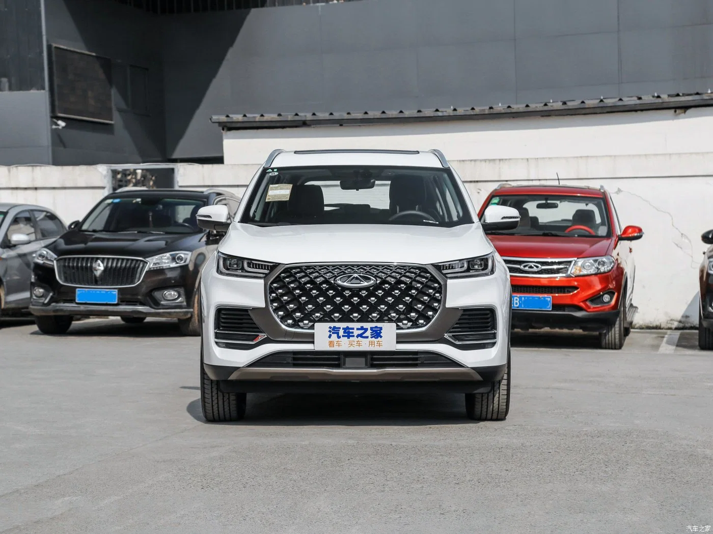 High Performance Plug-in Hybrid Electric Vehicle Chery Tiggo 8 Plus Kunpeng E+ with Modern Design at EEC