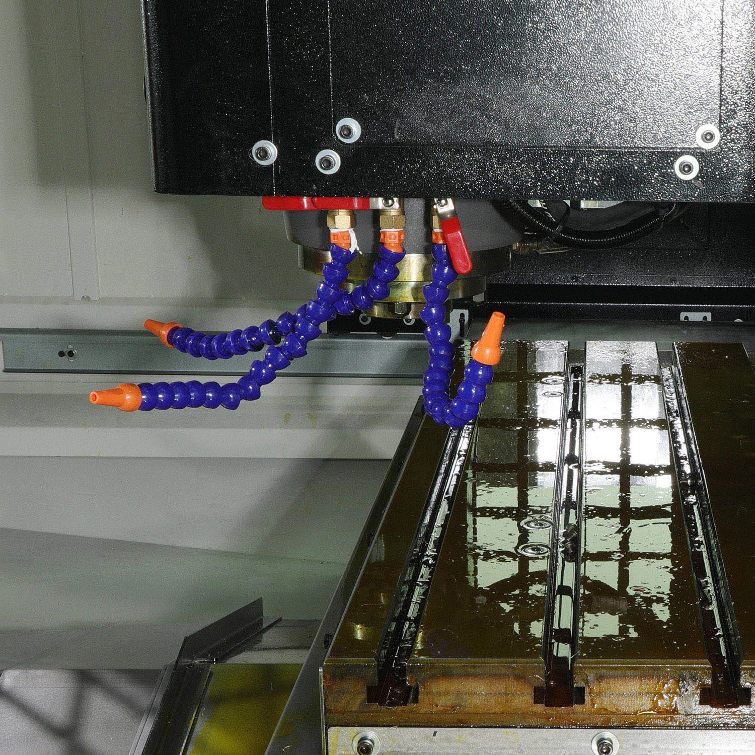 T6 máquina de perforación de tres ejes para el proceso de metal de cobre y aluminio