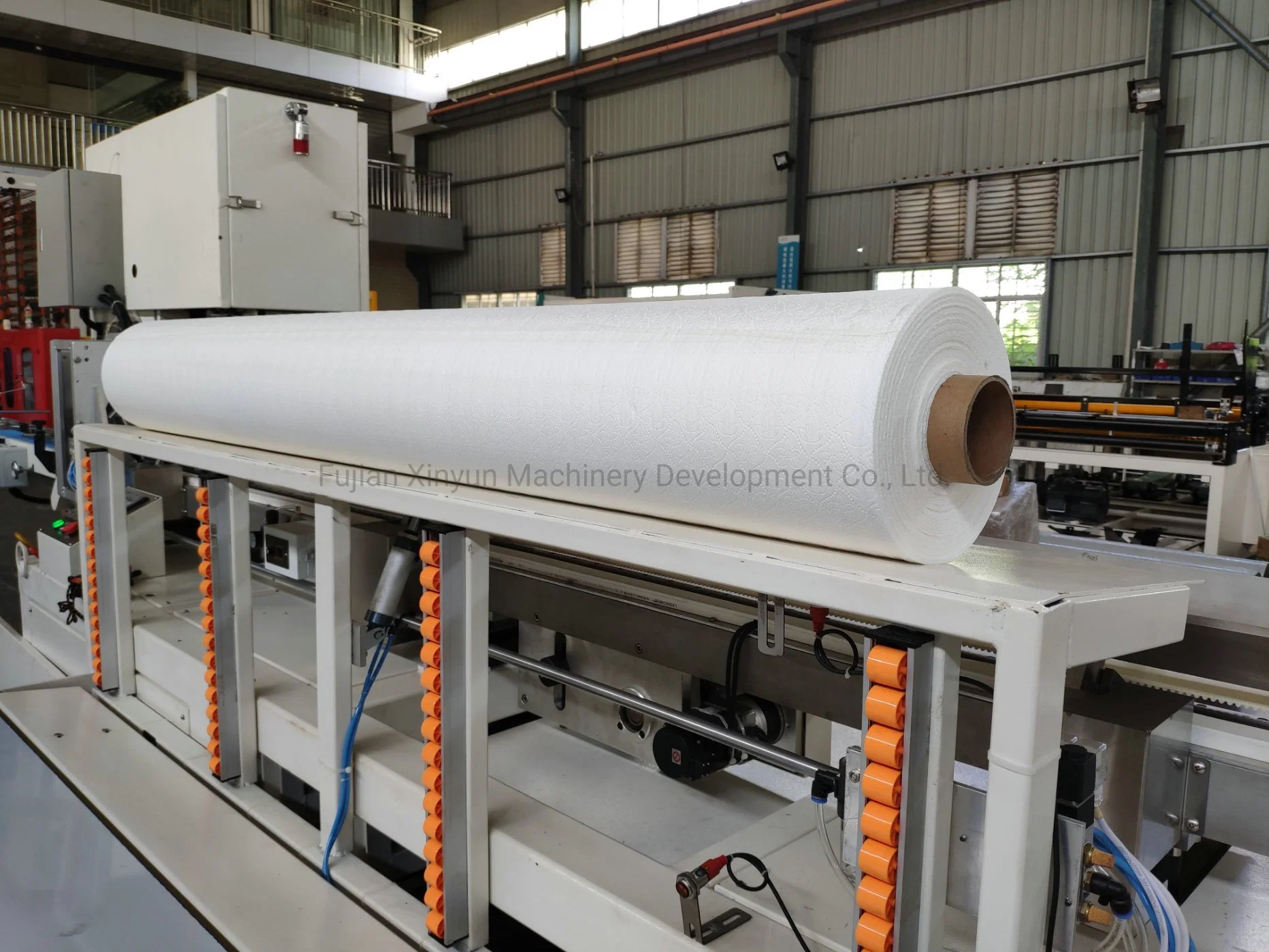 Automatic Hrt Roll Maxi Roll Tissue Paper Rewinding Machine Production Line