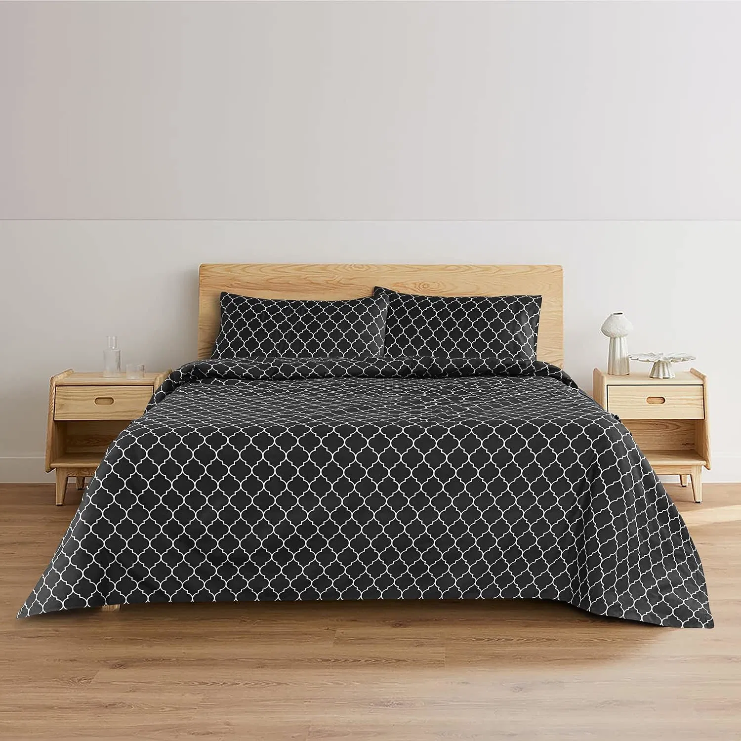 Queen Quatrefoil Sheet Set Super Soft Brushed Microfiber Bedding, Extra Soft Cooling Bed Sheet, Deep Pocket up to 15-Inch Mattress