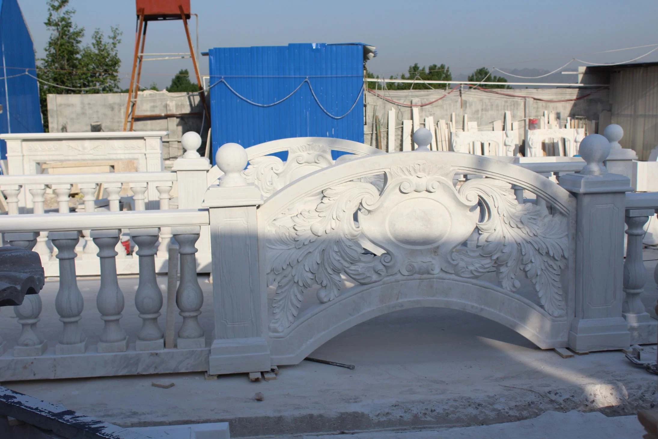 Balustrade aus weißem Marmor mit Steinskulptur (SY-B002)