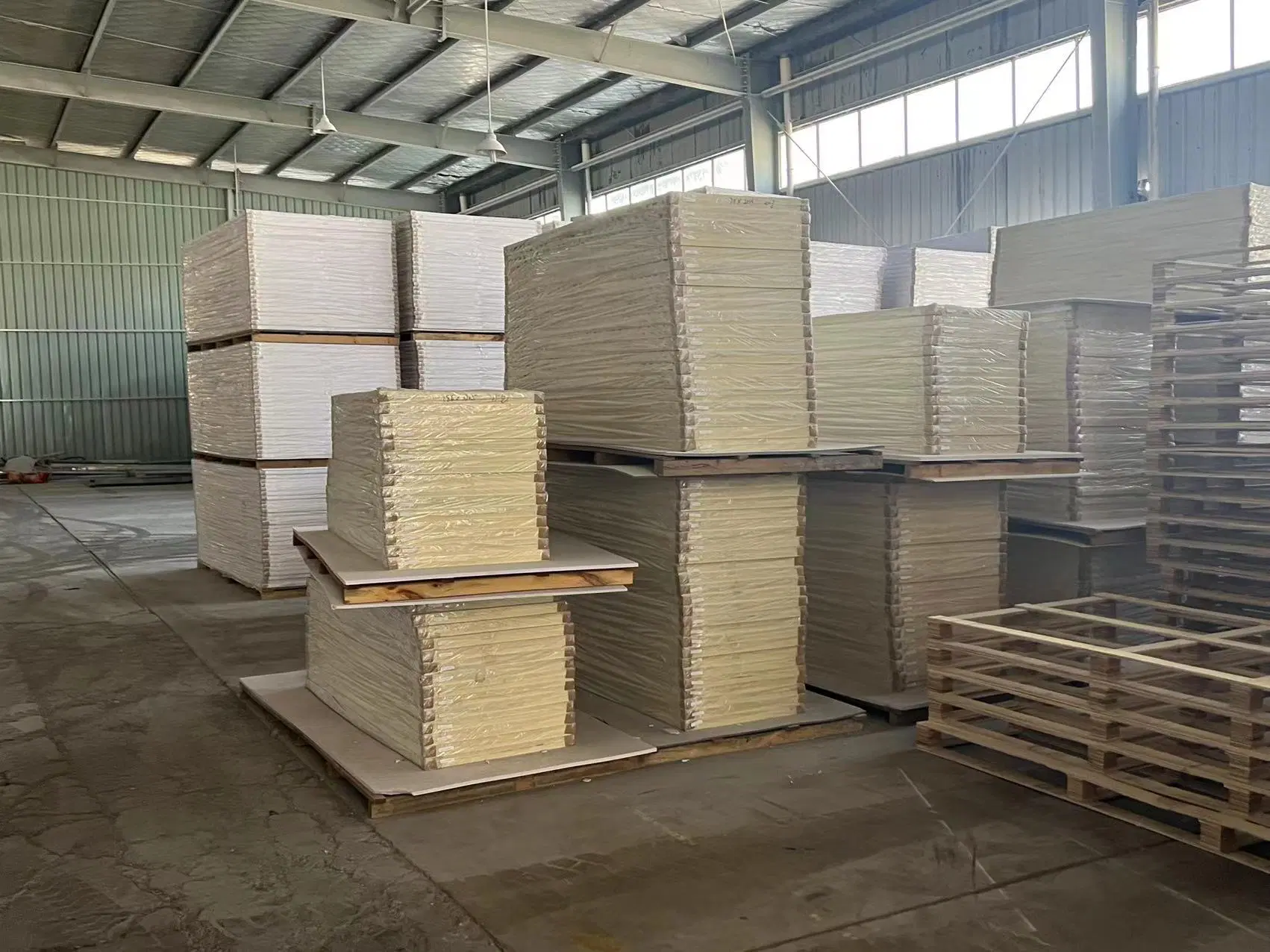 1.56*3.05m Wholesale/Supplier 100% PVC Celuka Foam Sheet 20mm Hard Plastic Board