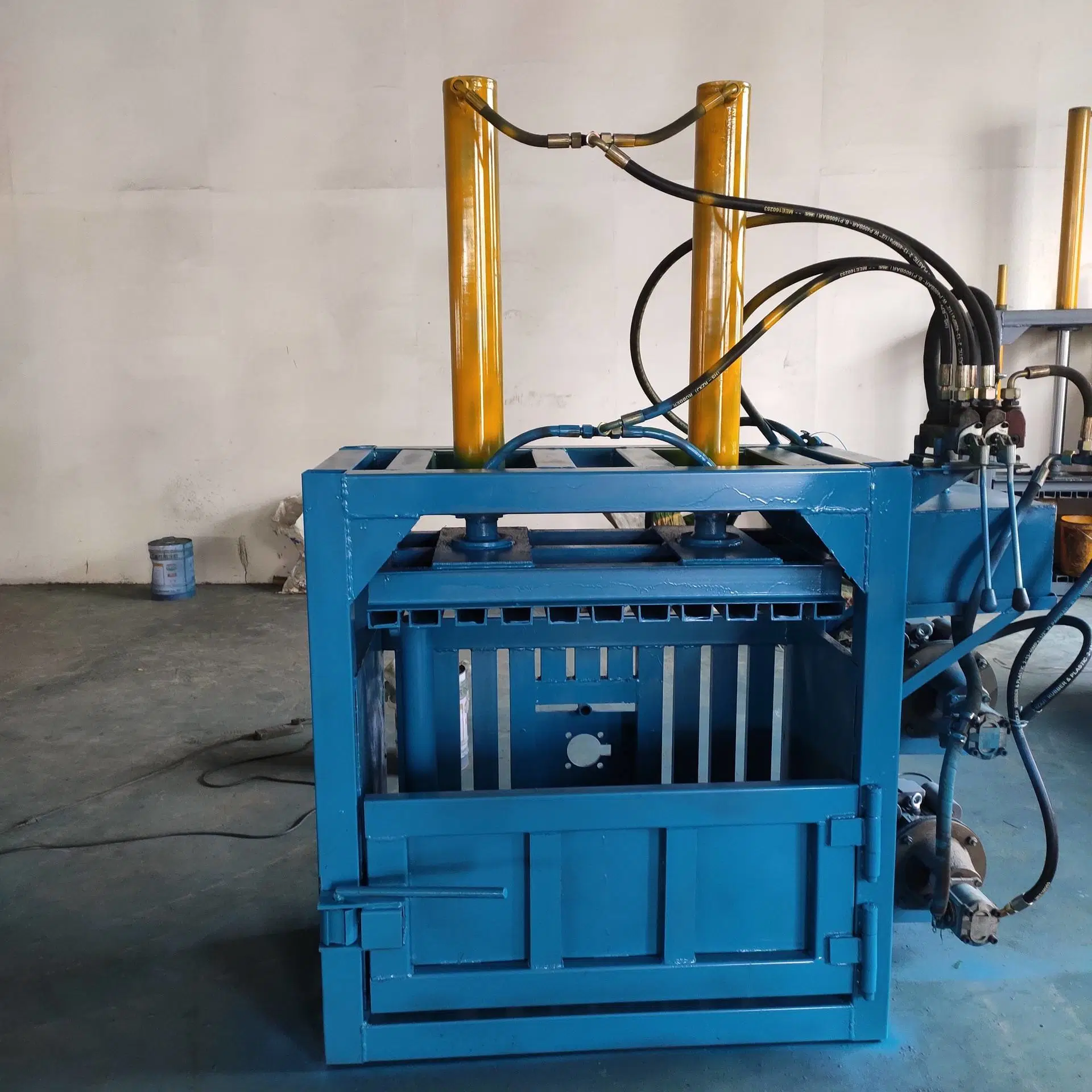 Vertical Baling Press Machine with Pneumatic System for Tarpaulin, Fabric, Clothing, and Woven Bags