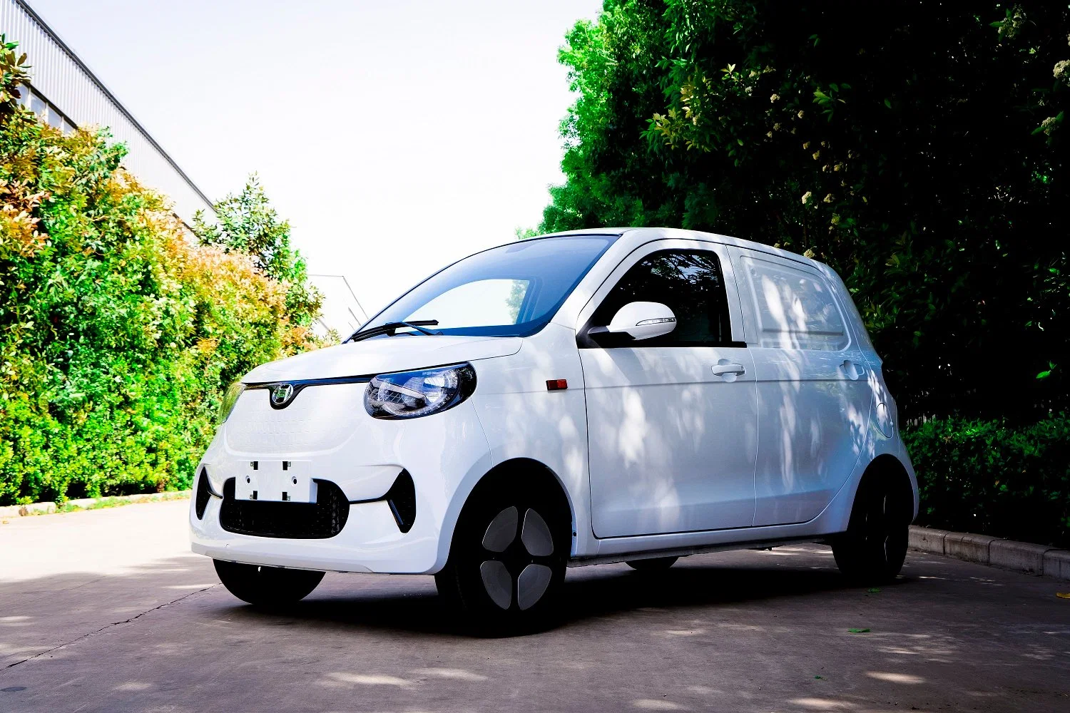 Camión de entrega eléctrica con volante a la izquierda para Last Mile Entrega