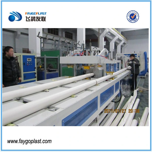 Línea de producción de la extrusora de tubos de plástico para tubo de drenaje de abastecimiento de agua