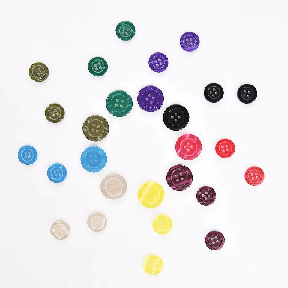 Custom color caramelo de lujo de 4 agujeros de teñido de resina de la Ronda de coser láser el botón de prenda de vestir