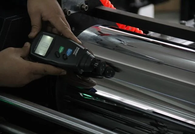 LYFM-1080SG Machine de laminage automatique à couteau en chaîne de film thermique