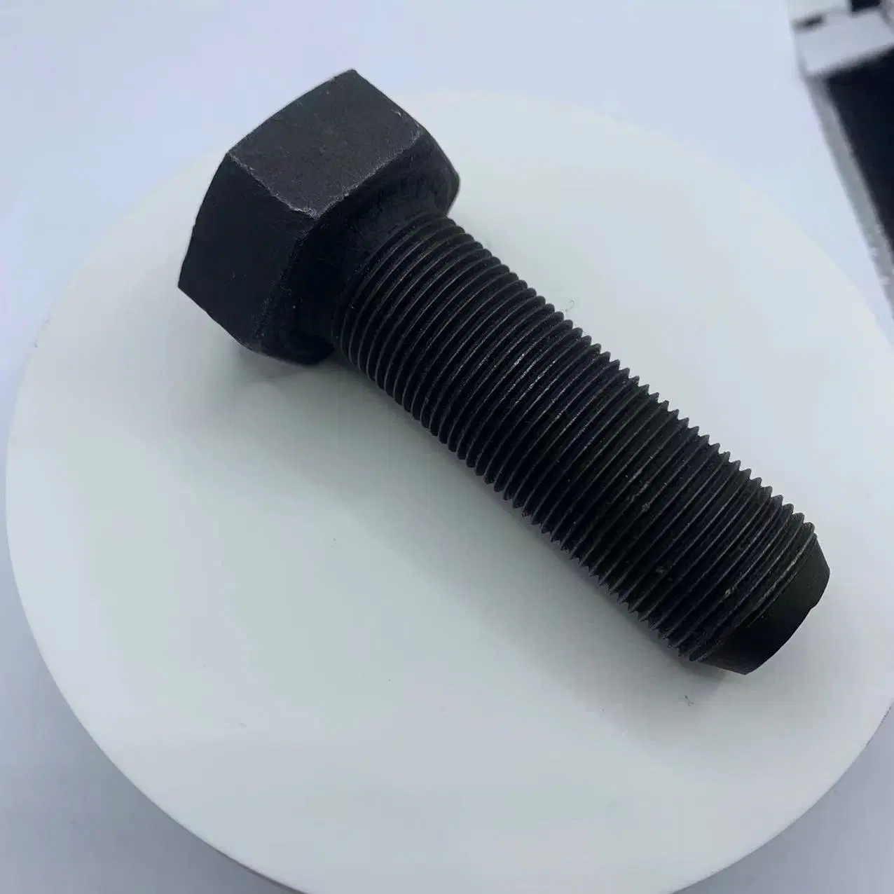 High-Quality DIN M16X30-1000 Hexagon Bolts