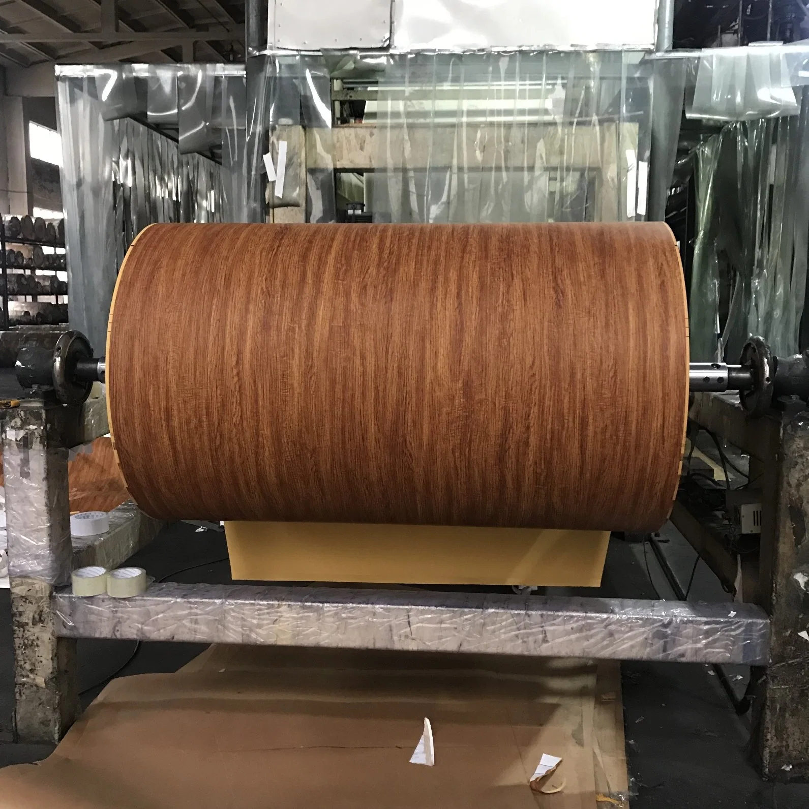 El precio bajo láminas de base 1250 mm de anchura Madera papel decorativo para oficina