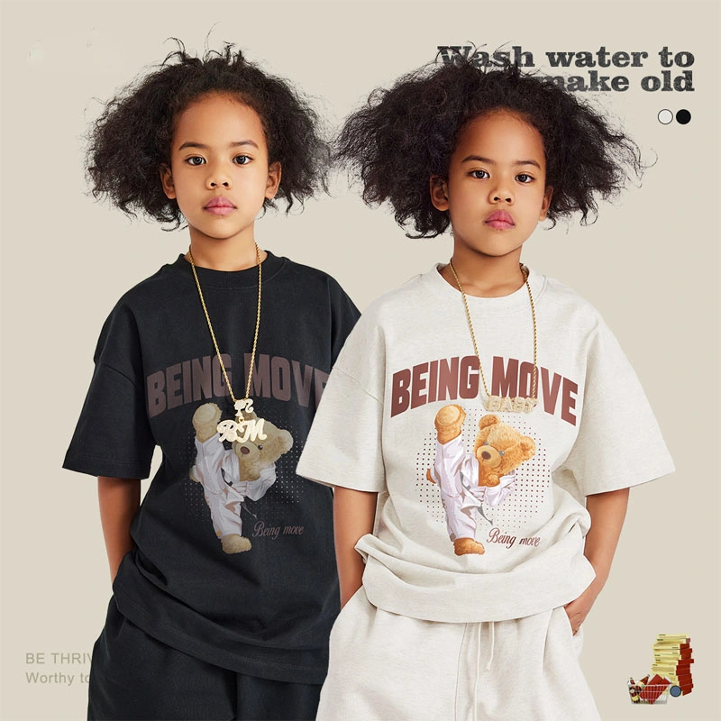 2023 Frühjahr und Sommer 305g Heavy Kung Fu Bear Print Kurzarm-T-Shirt aus reiner Baumwolle mit Rundhalsausschnitt für Kinder′ S (CFTZ-009)